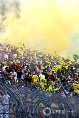 Fans de Valentino Rossi, Yamaha Factory Racing