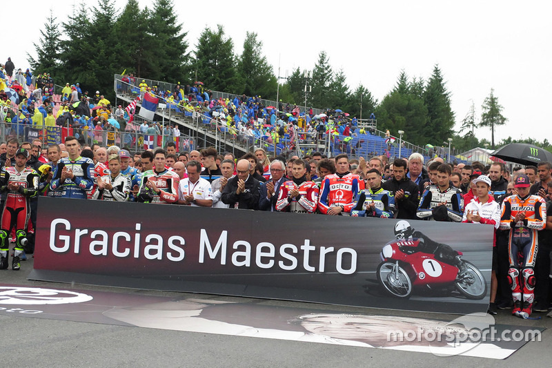 Homenaje de los pilotos a Angel Nieto