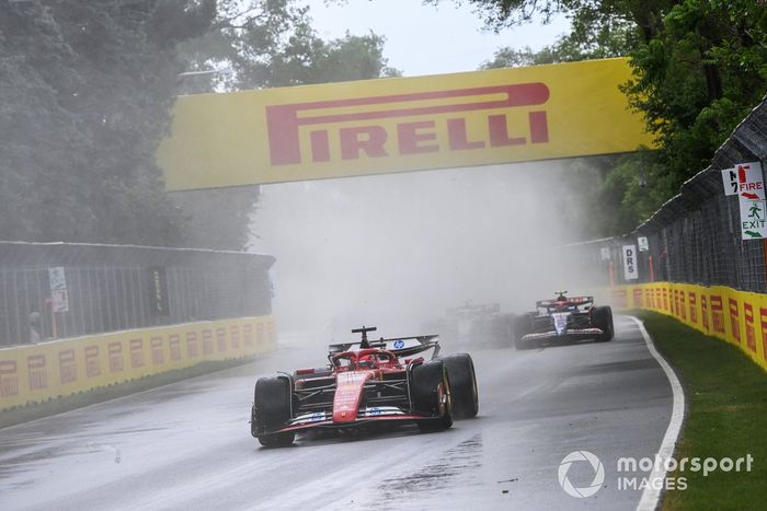 Charles Leclerc, Ferrari SF-24, Yuki Tsunoda, RB F1 Team VCARB 01