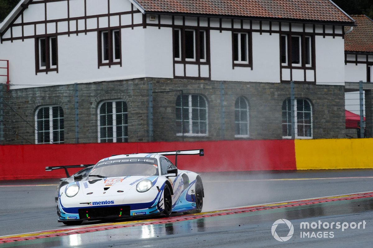 #56 Team Project 1 Porsche 911 RSR: Egidio Perfetti, Laurents Horr, Matteo Cairoli