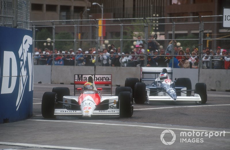 Ayrton Senna, Mclaren MP4/5B Honda leads Jean Alesi, Tyrrell 018 Ford