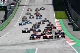 Lirim Zendeli, Trident, Oscar Piastri, Prema Racing and Sebastian Fernandez, ART Grand Prix at the start of the race