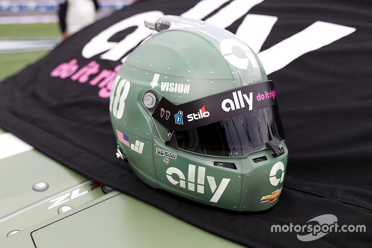 El casco de Jimmie Johnson, Hendrick Motorsports, Chevrolet Camaro