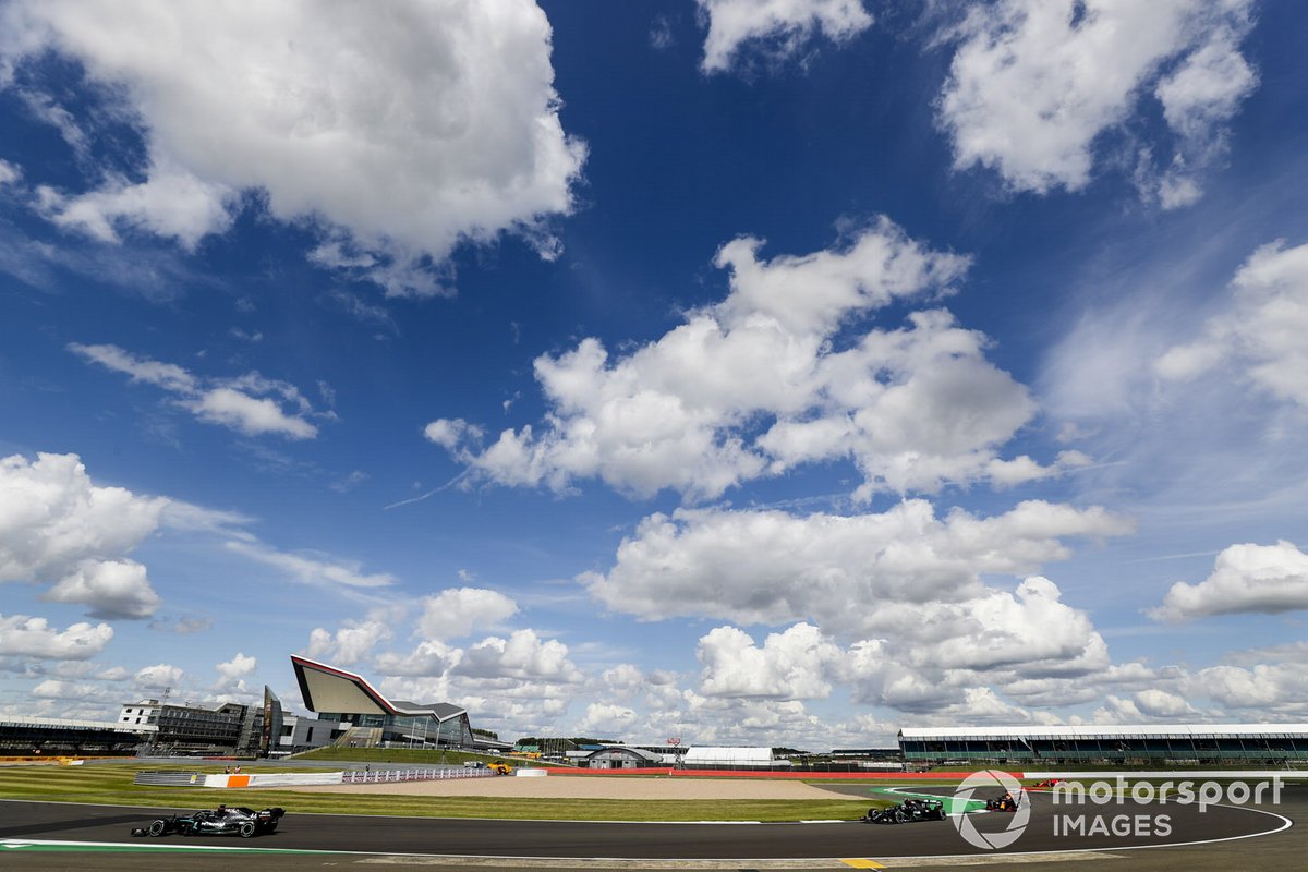 Lewis Hamilton, Mercedes F1 W11, Valtteri Bottas, Mercedes F1 W11, Max Verstappen, Red Bull Racing RB16