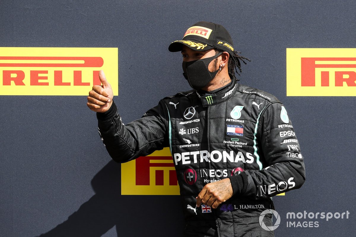 Podio: ganador Lewis Hamilton, Mercedes-AMG F1