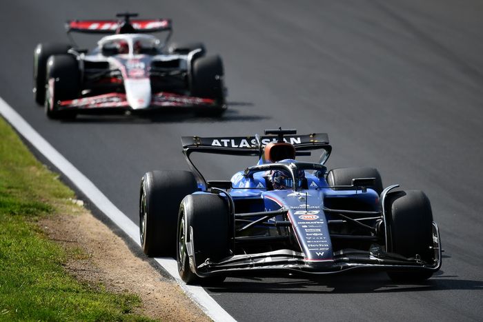 Esteban Ocon, Haas F1 Team, Alexander Albon, Williams