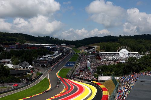 Charles Leclerc, Ferrari, Lewis Hamilton, Ferrari, Yuki Tsunoda, Red Bull Racing Team