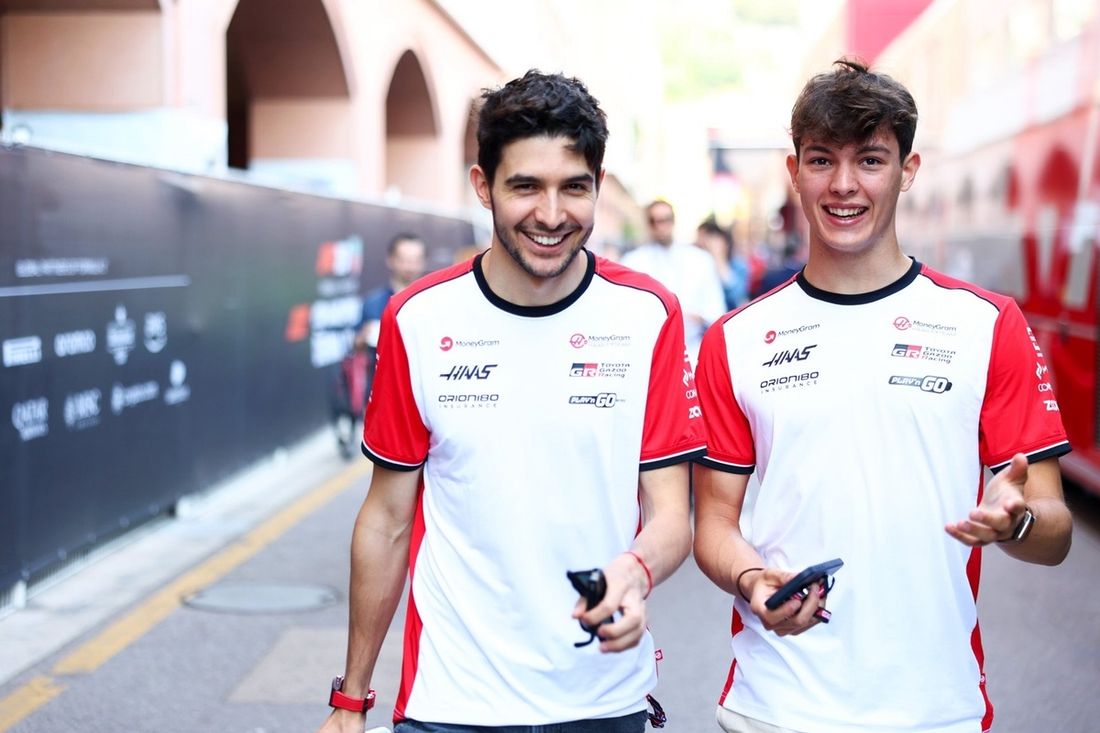 Esteban Ocon, Haas F1 Team, Oliver Bearman, Haas F1 Team