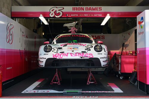 #85 Iron Dames Porsche 911 GT3 R LMGT3