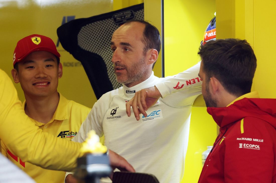 #83 AF Corse Ferrari 499P: Robert Kubica