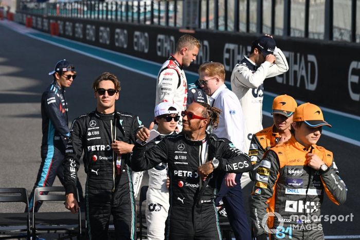 Alex Albon, Williams Racing, George Russell, Mercedes-AMG, Yuki Tsunoda, Scuderia AlphaTauri, Lewis Hamilton, Mercedes-AMG, Lando Norris, McLaren, Oscar Piastri, McLaren