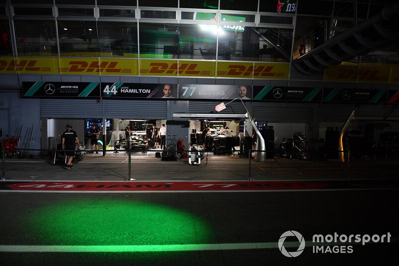El box de Mercedes