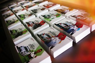 Cartoline per gli autografi dei piloti