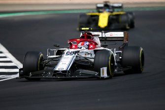 Antonio Giovinazzi, Alfa Romeo Racing C38, Daniel Ricciardo, Renault F1 Team R.S.19