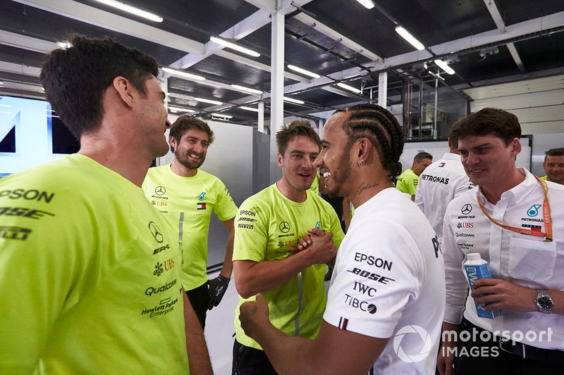 Lewis Hamilton, Mercedes AMG F1, 1st position, celebrates with his team