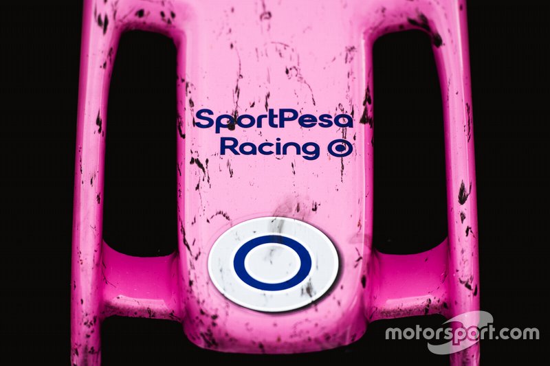 Передний обтекатель болида Racing Point
