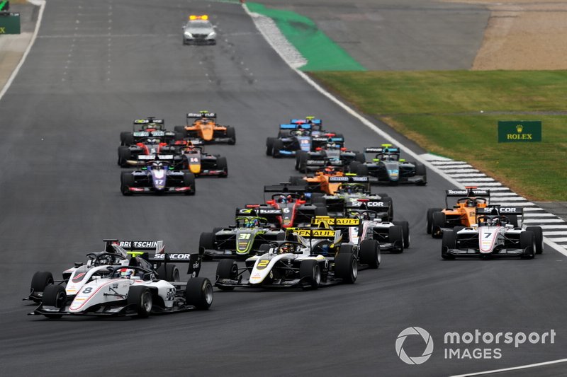 Fabio Scherer, Sauber Junior Team by Charouz, David Beckmann, ART Grand Prix, Max Fewtrell, ART Grand Prix Logan Sargeant, Carlin Buzz Racing and Lirim Zendeli, Sauber Junior Team by Charouz at the start of the race