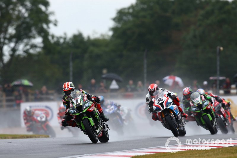 Jonathan Rea, Kawasaki Racing Team, al comando alla partenza