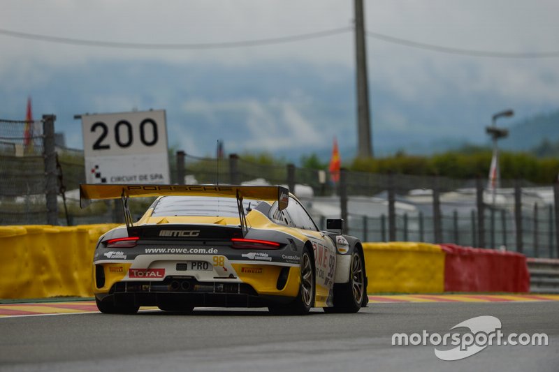 #98 ROWE Racing Porsche 911 GT3 R: Sven Müller, Romain Dumas, Mathieu Jaminet