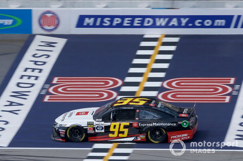 Matt DiBenedetto, Leavine Family Racing, Toyota Camry Toyota Express Maintenance