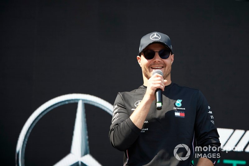 Valtteri Bottas, Mercedes AMG F1, sul palco