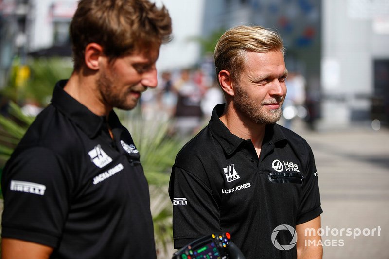 Romain Grosjean, Haas F1, and Kevin Magnussen, Haas F1