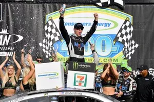 Race Winner Kevin Harvick, Stewart-Haas Racing