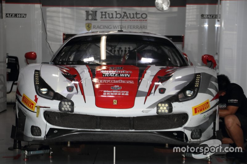 #27 HubAuto Corsa