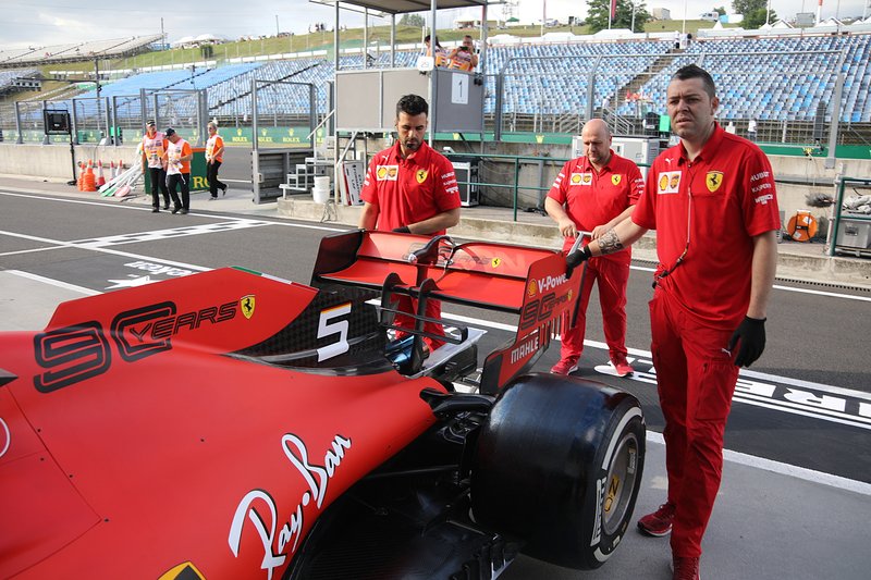 Ferrari SF90, rear wing