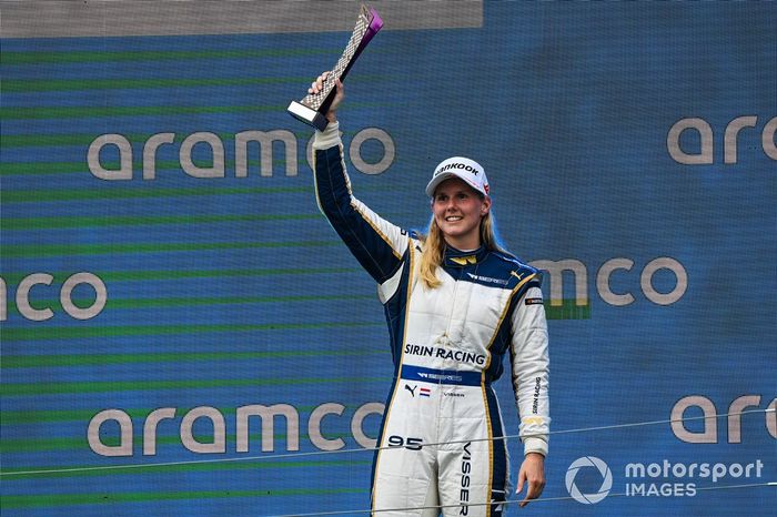 Podio: tercer lugar Beitske Visser, Sirin Racing