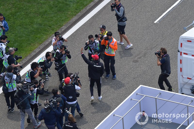 Fotografi intorno a Lewis Hamilton, Mercedes AMG F1