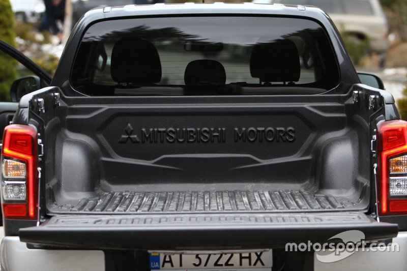 Mitsubishi L200