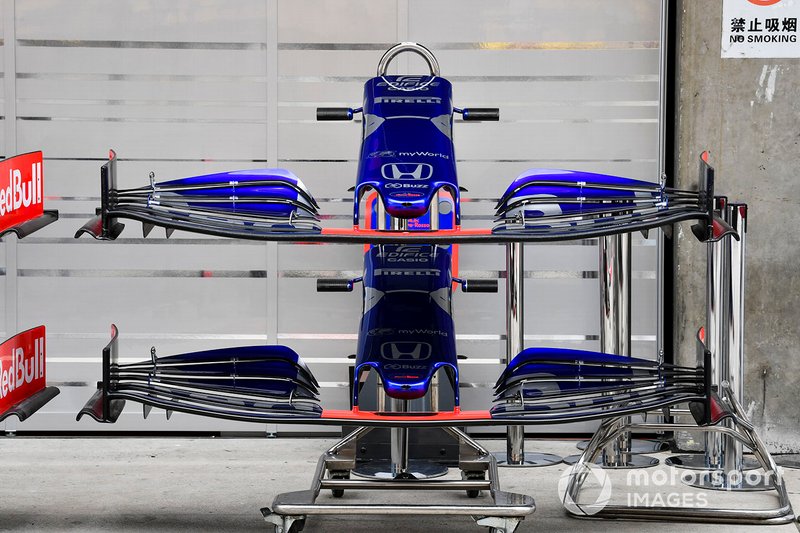 Toro Rosso STR14 front wing detail