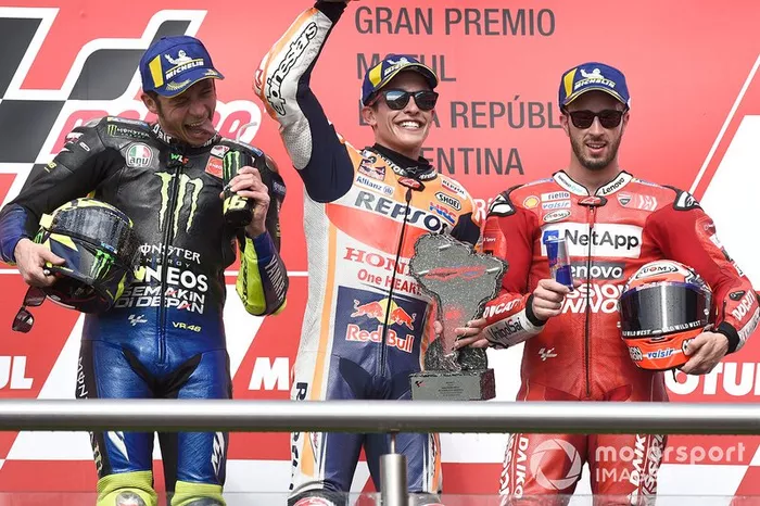 Podio: Marc Márquez, ganador de la carrera, Repsol Honda Team, segundo Valentino Rossi, Yamaha Factory Racing y tercero Andrea Dovizioso, Ducati Team.