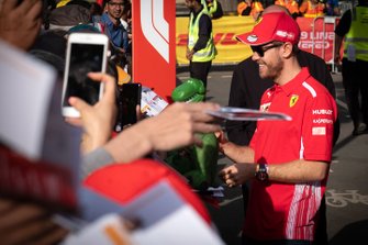 Sebastian Vettel, Ferrari met fans
