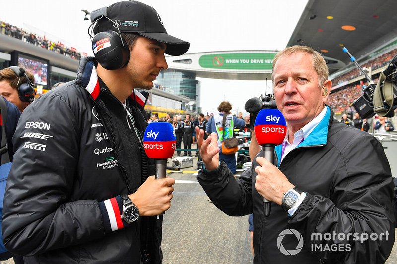 Esteban Ocon, Mercedes AMG F1, and Martin Brundle, Commentator, Sky Sports F1, on the grid