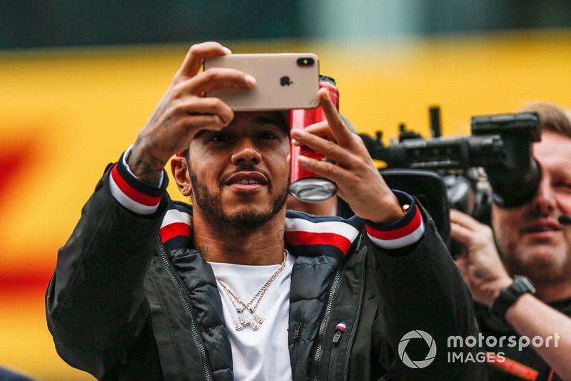 Lewis Hamilton, Mercedes AMG F1, en el desfile de pilotos