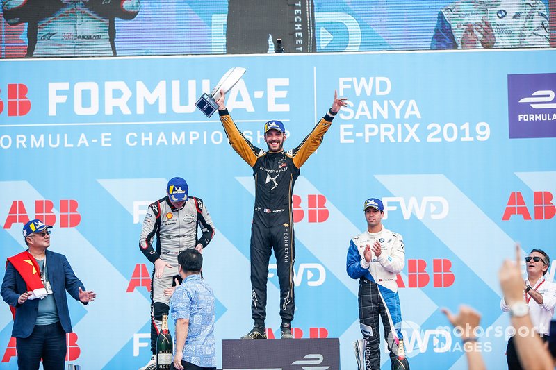 Jean-Eric Vergne, DS TECHEETAH, 1st position, celebrates on the podium alongside Oliver Rowland, Nissan e.Dams, 2nd position, Antonio Felix da Costa, BMW I Andretti Motorsports, 3rd position