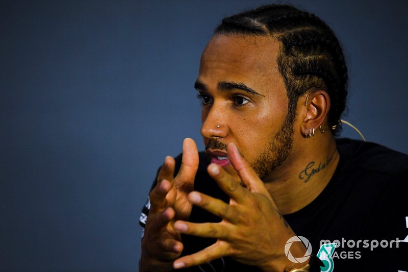 Lewis Hamilton, Mercedes AMG F1, durante la Conferenza Stampa dopo le qualifiche