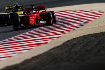 Sebastian Vettel, Ferrari SF90, Nico Hulkenberg, Renault R.S. 19