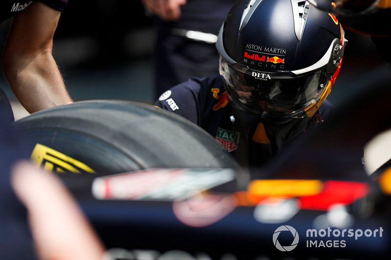 Entraînement aux arrêts au stand chez Red Bull
