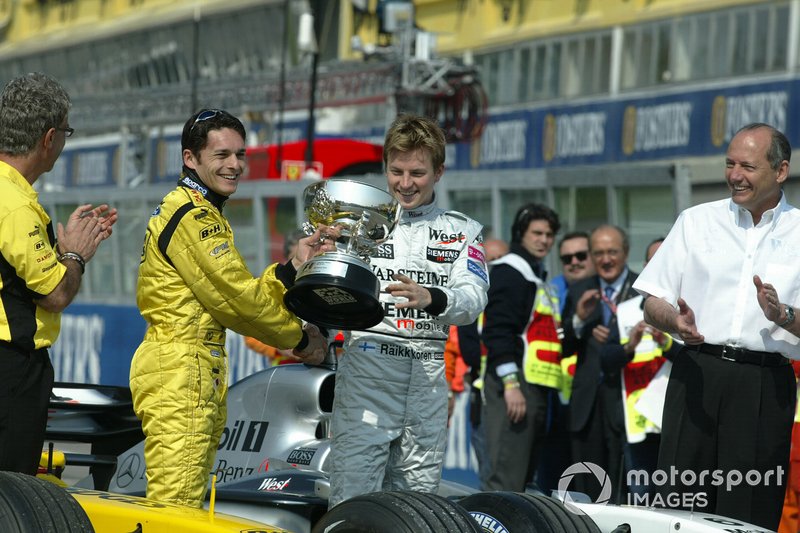 No GP de San Marino, em uma cerimônia não-oficial, Raikkonen entregou o troféu de 1° colocado ao piloto da equipe irlandesa.