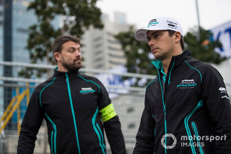 Nelson Piquet Jr., Panasonic Jaguar Racing walks the track