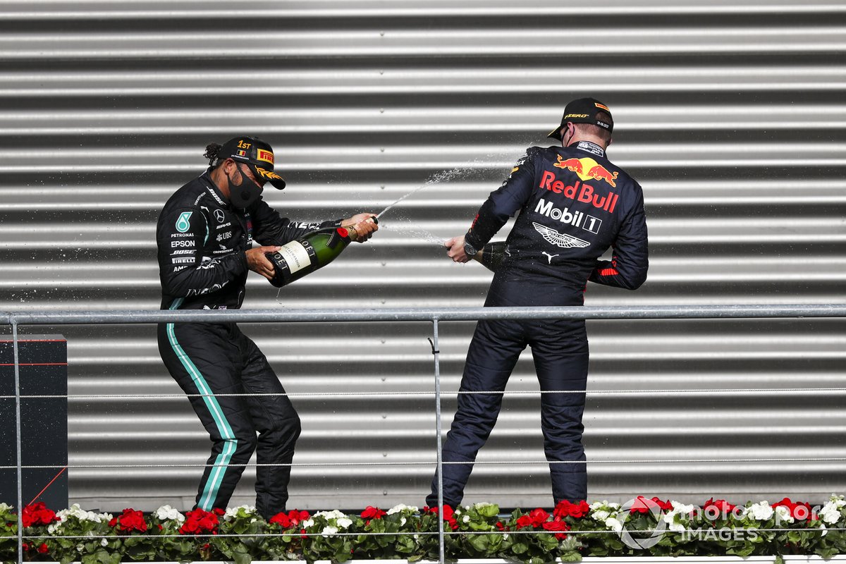 Podio: ganador de la carrera Lewis Hamilton, Mercedes-AMG F1 celebra con el tercer lugar Max Verstappen, Red Bull Racing
