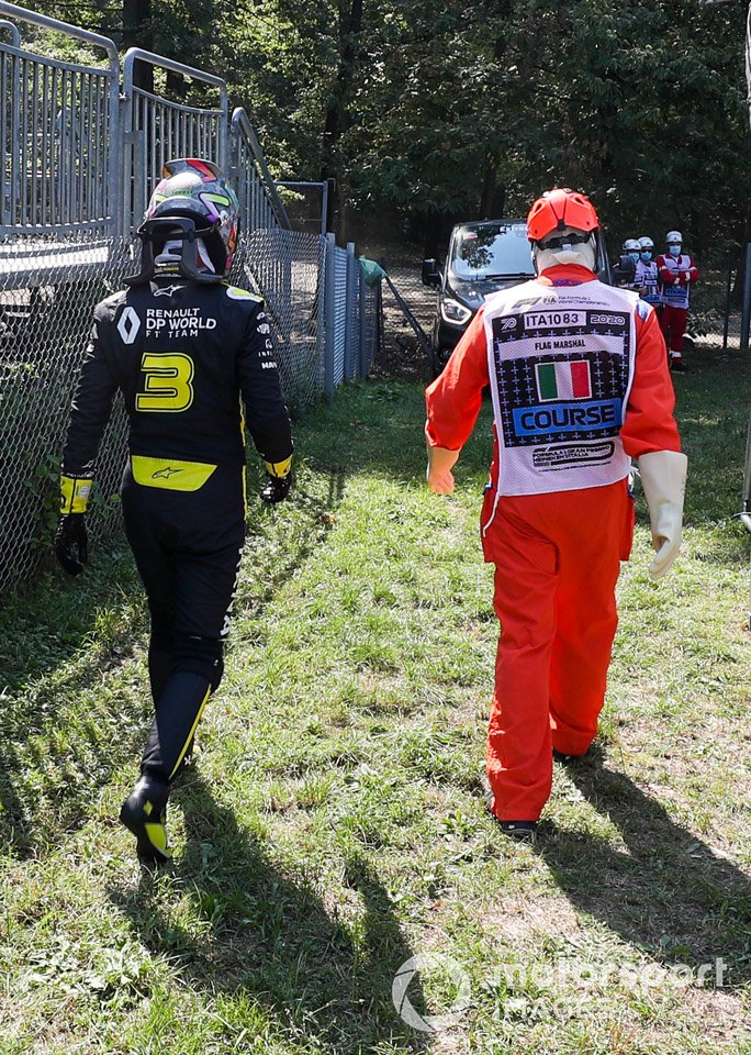 Daniel Ricciardo, Renault F1, después de su avería