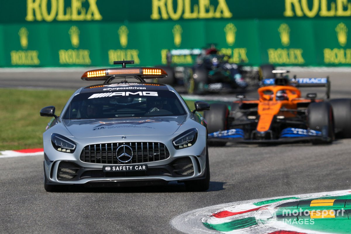 Safety Car Carlos Sainz Jr., McLaren MCL35, Lewis Hamilton, Mercedes F1 W11