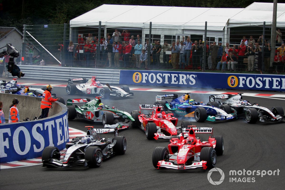 Mark Webber,  Jaguar Cosworth R5, Felipe Massa,  Sauber Petronas C23 al inicio