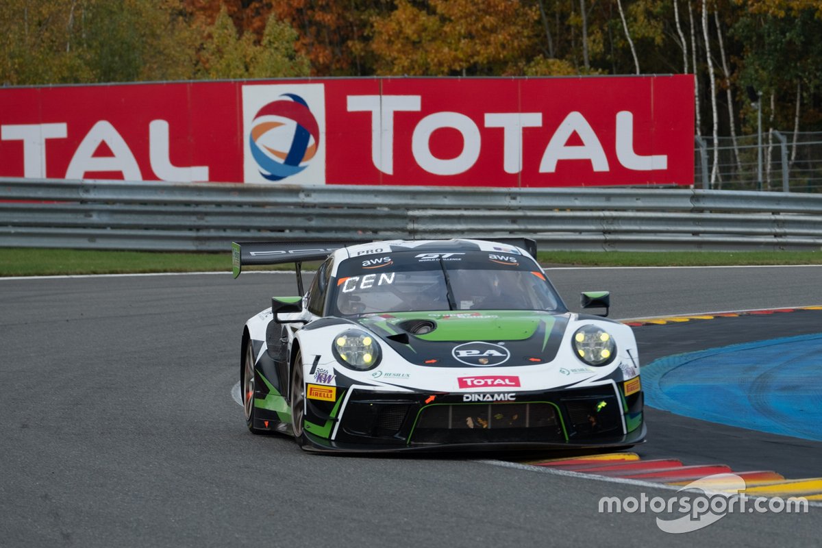 #54 Dinamic Motorsport Porsche 911 GT3-R: Matteo Cairoli, Christian Engelhart, Sven Müller