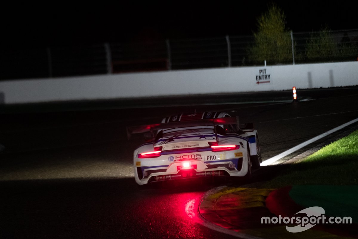 #21 KCMG Porsche 911 GT3-R: Edoardo Liberati, Josh Burdon, Alexandre Imperatori