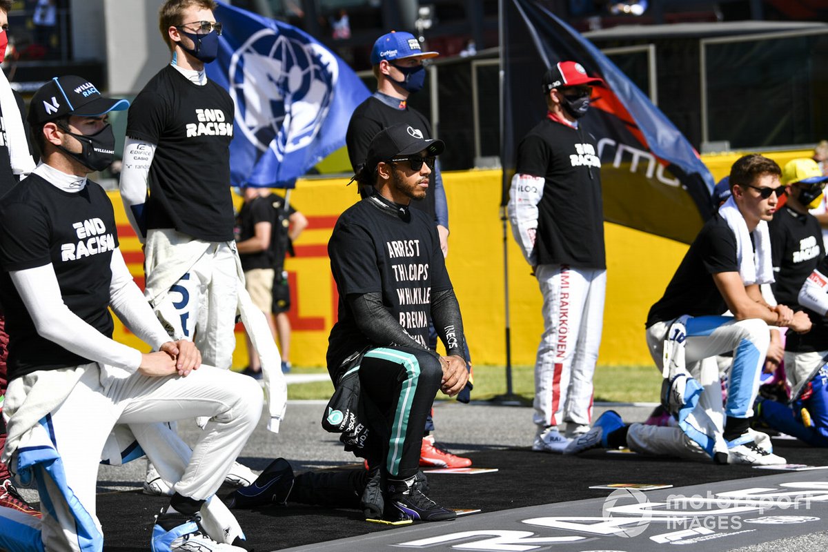 Lando Norris, McLaren, Lewis Hamilton, Mercedes-AMG F1, George Russell, Williams Racing, en apoyo de la campaña para el fin del racismo